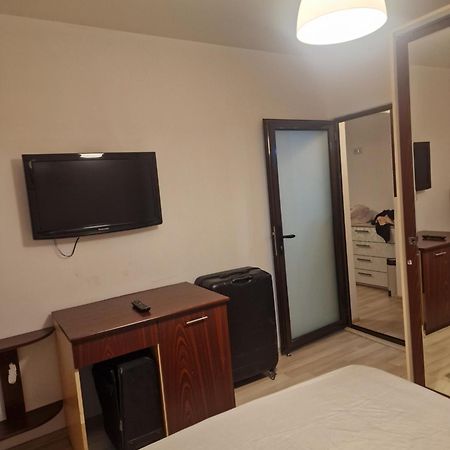2 Bedrooms Apartment. Galaţi Eksteriør billede