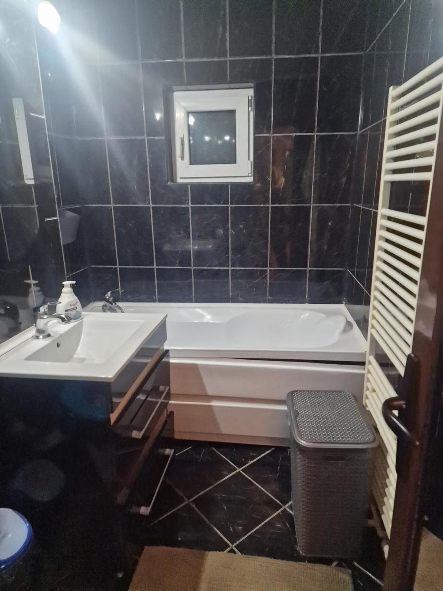 2 Bedrooms Apartment. Galaţi Eksteriør billede