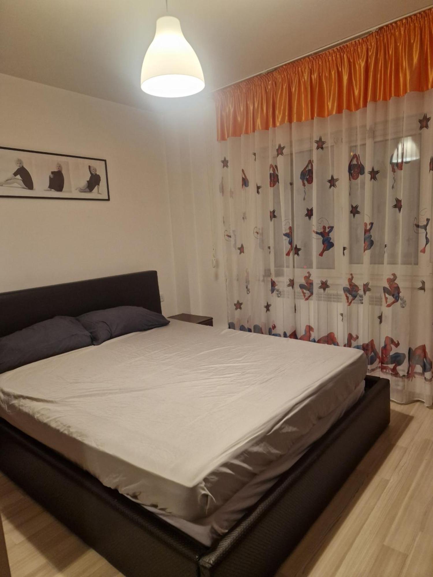 2 Bedrooms Apartment. Galaţi Eksteriør billede