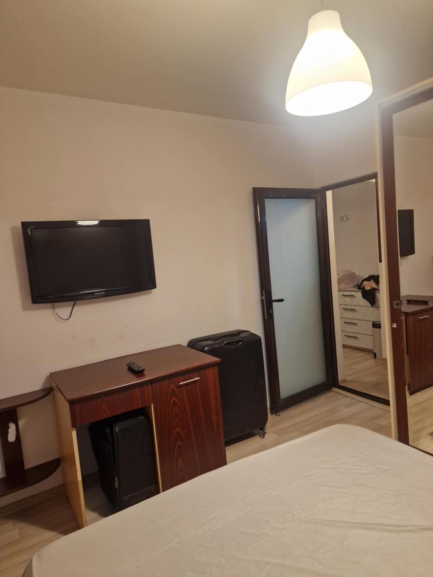 2 Bedrooms Apartment. Galaţi Eksteriør billede